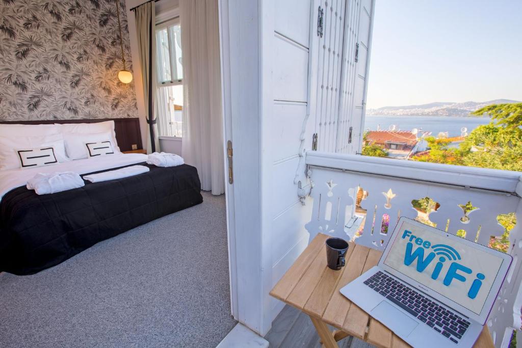 Mansion Miliá Room Type - Deluxe Double Room with Balcony and Sea View