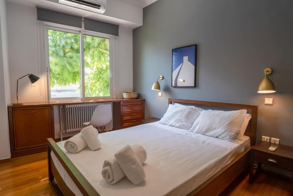 The Azure Teal Athens 2 mins from the metro ! Fully airconditioned! - Tap to explore photos