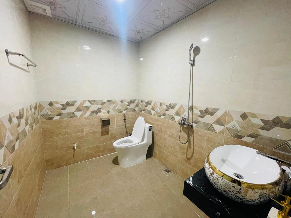 IL Divo Hostel 61 Bát Sứ