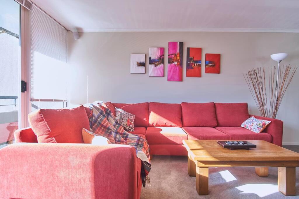 1BR eco apartment with tennis court and carpark photo 4
