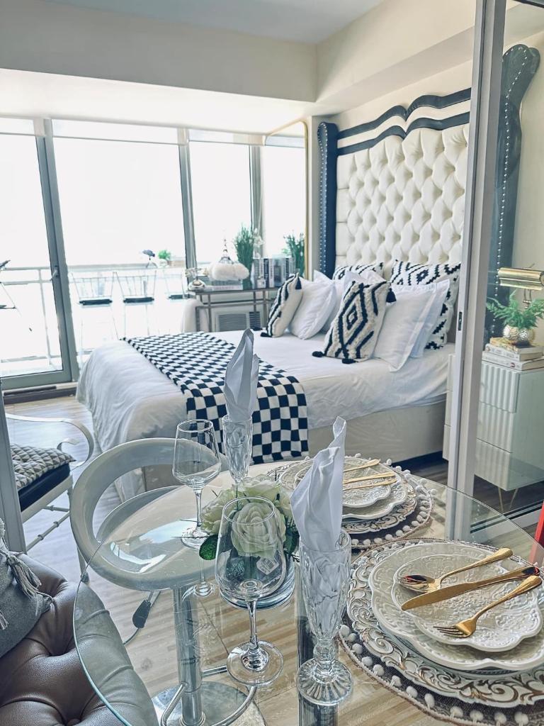 Azure Urban Resort - St Tropez Tower Staycation Unit with a European Touch
