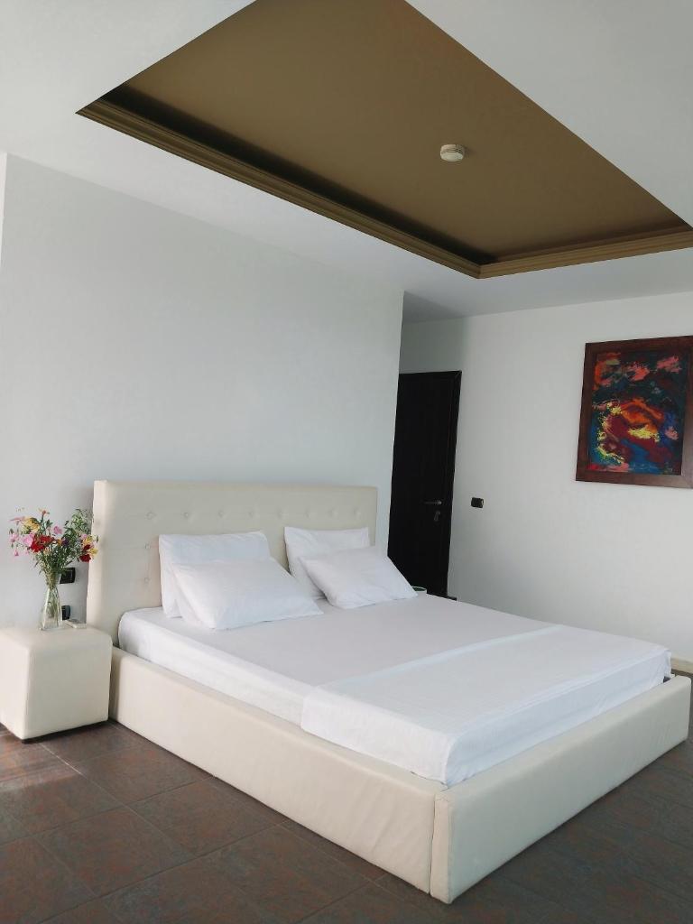 Hotel Different photo 3
