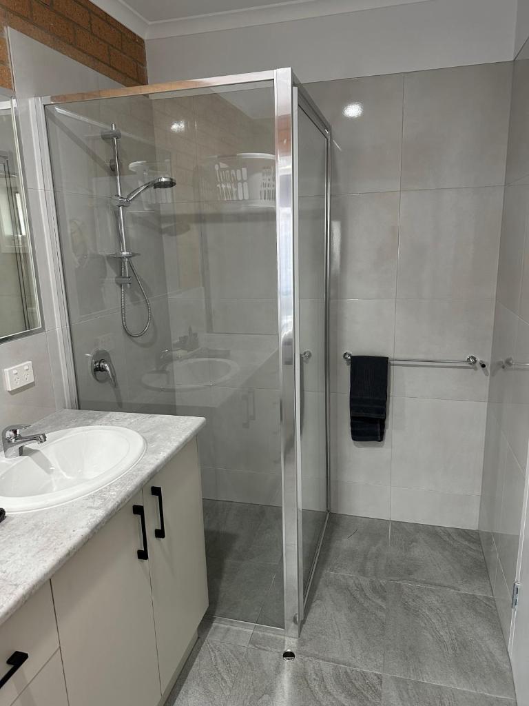 Brand New One Bedroom photo 2