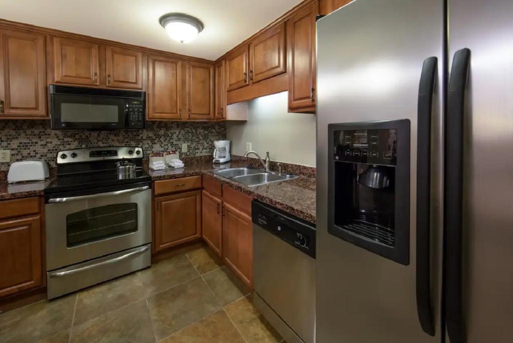 Enjoy snowball fights or romantic nights in a 1BD vacation apartment image