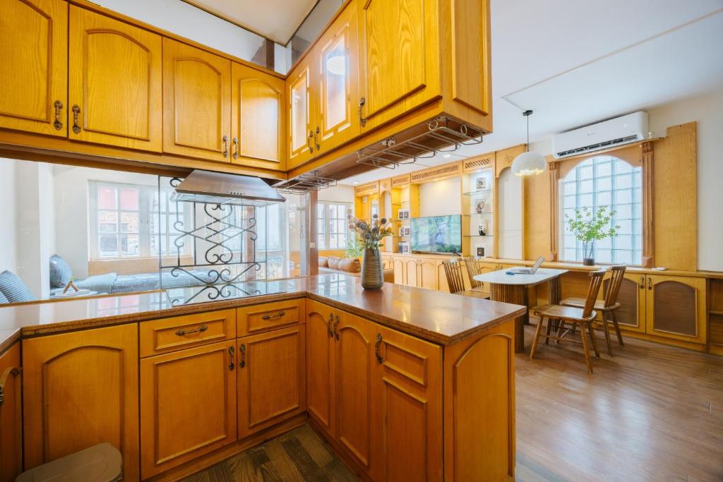 VietHOME - 401 Family Choice 3 pax - Lift - Kitchen