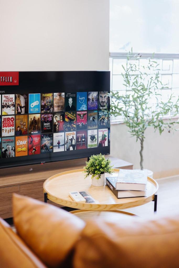 VietHOME- 502 Hang Bai-4 pax Netflix FREE Laundry