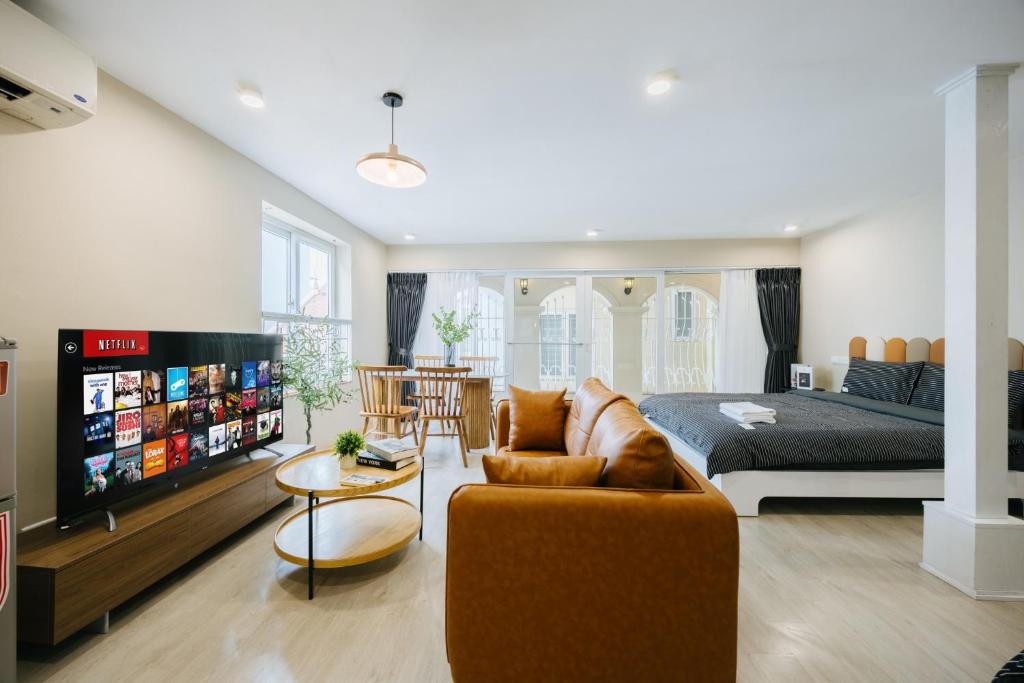 VietHOME- 502 Hang Bai-4 pax Netflix FREE Laundry