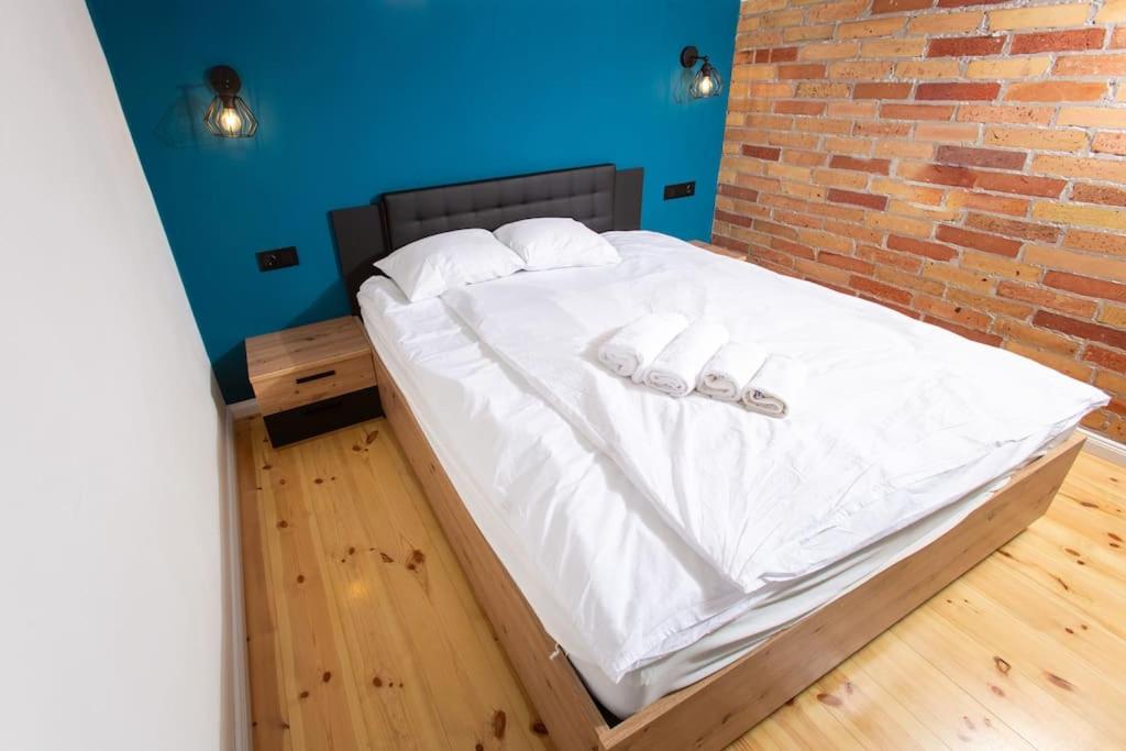 Budapest Serenity Suites - Blue - Tap to explore photos