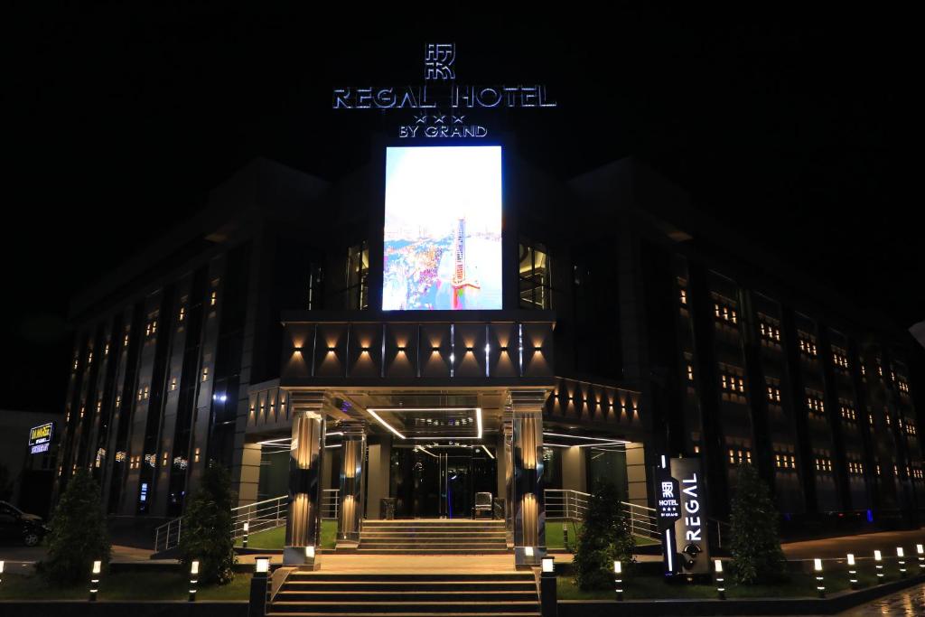 Regal Hotel by Grand - Tap to explore photos