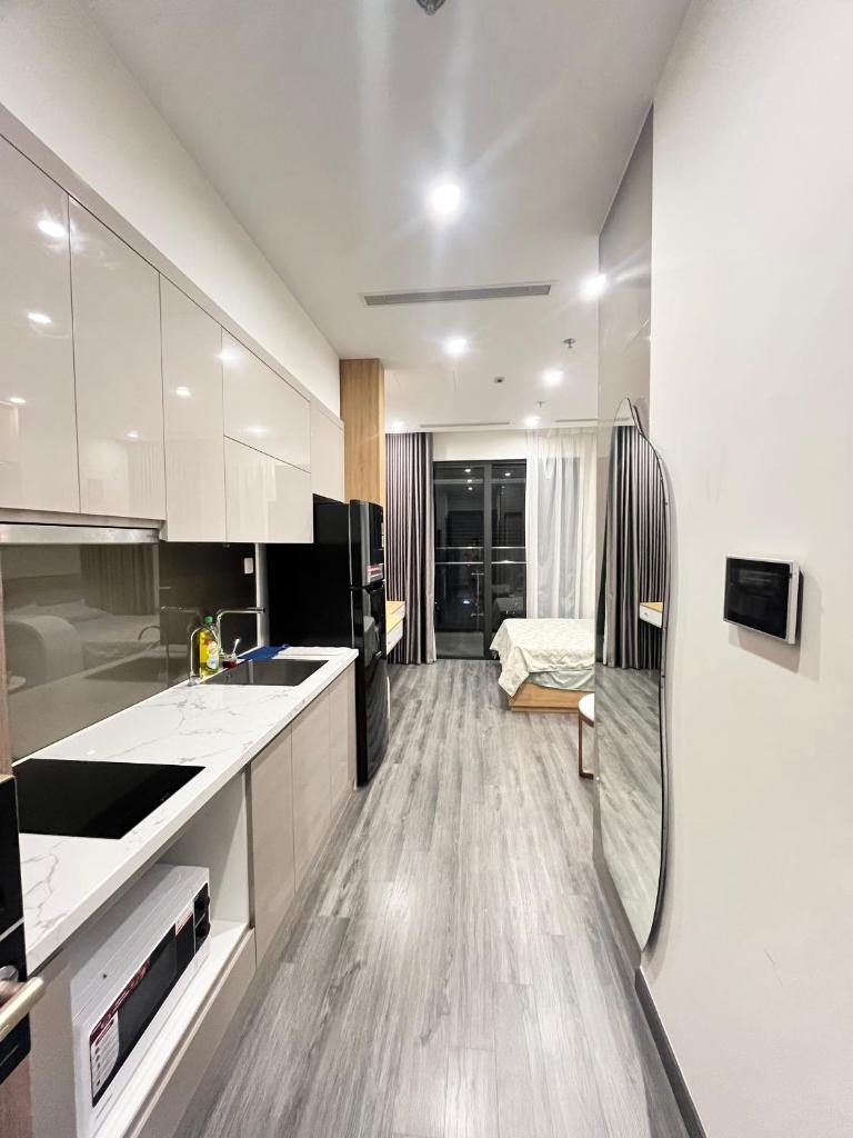 Căn hộ dịch vụ ban công tonkin