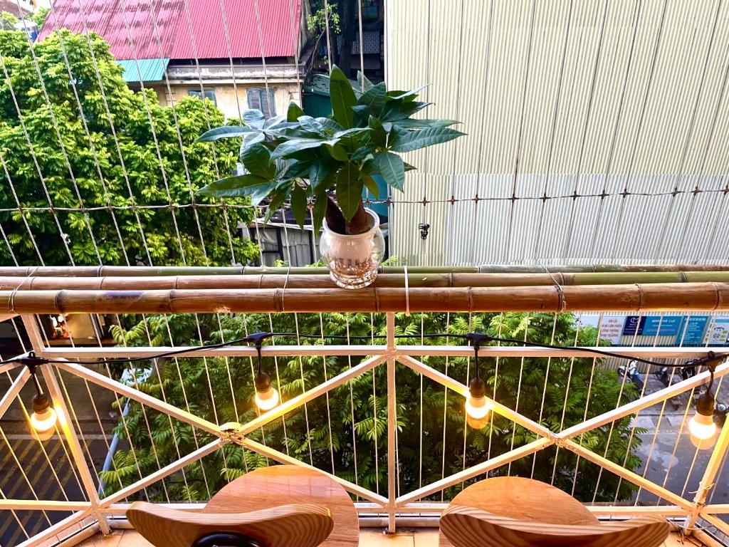 Ancient Home Old Quarter Ho Guom 2 br 2 balconies