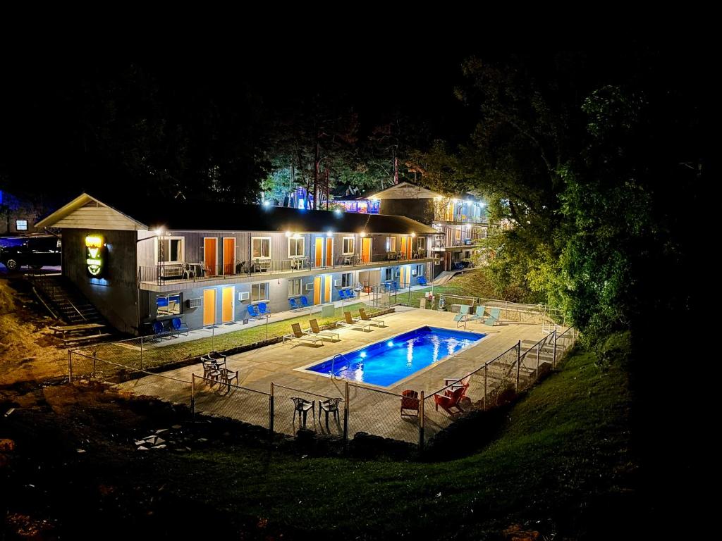 Wanderoo Lodge image