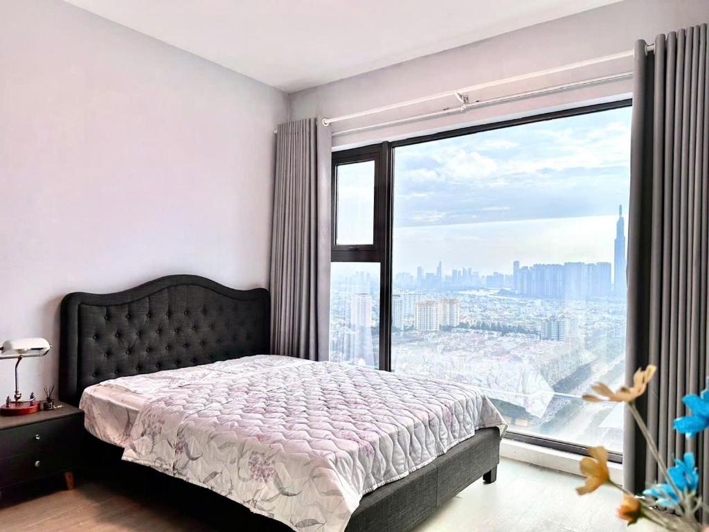 2 bed GatewayThao Dien - hot tub