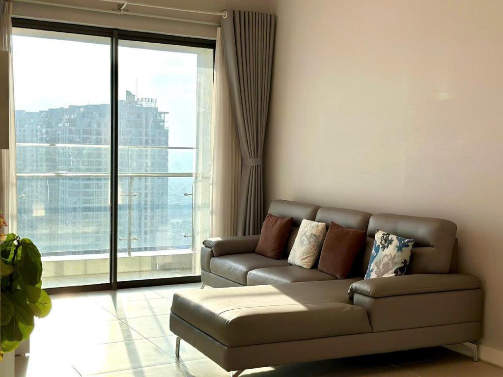 2 bed GatewayThao Dien - hot tub