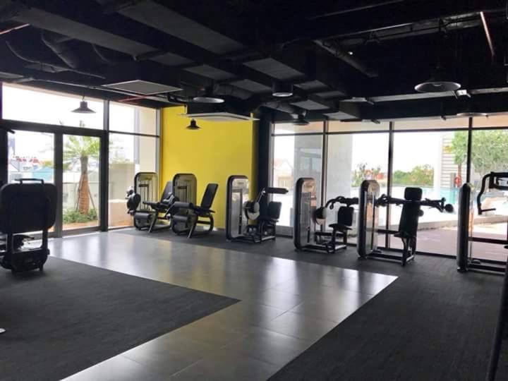 2 bed GatewayThao Dien - hot tub