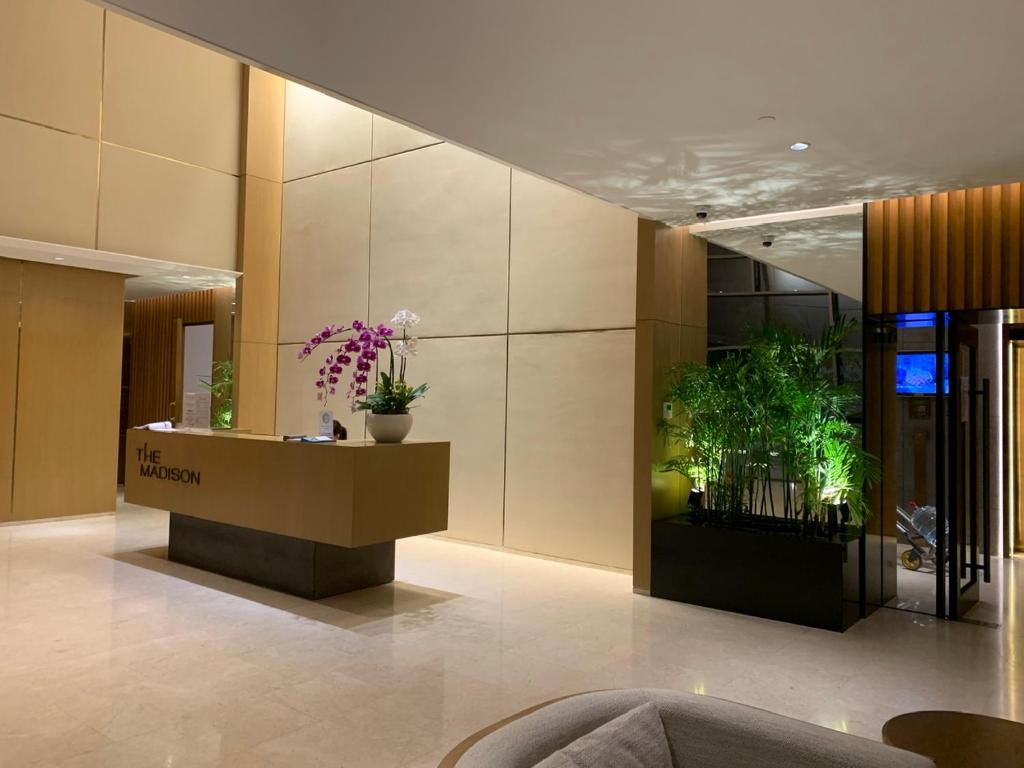 2 bed GatewayThao Dien - hot tub