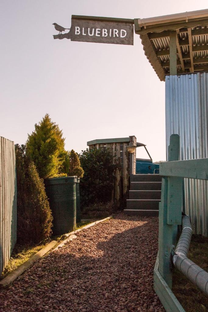 Bluebird Penthouse & Land Rover Hot Tub, Devon