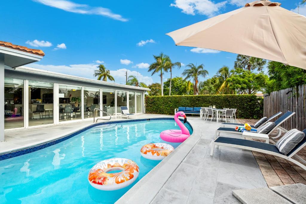 Near Beach Private Pool King Bed image