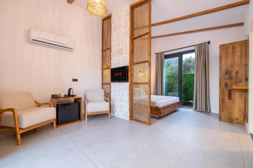 Rota Kilidonia Karaöz Suites&Villas Room Type - Suite with Hot Tub
