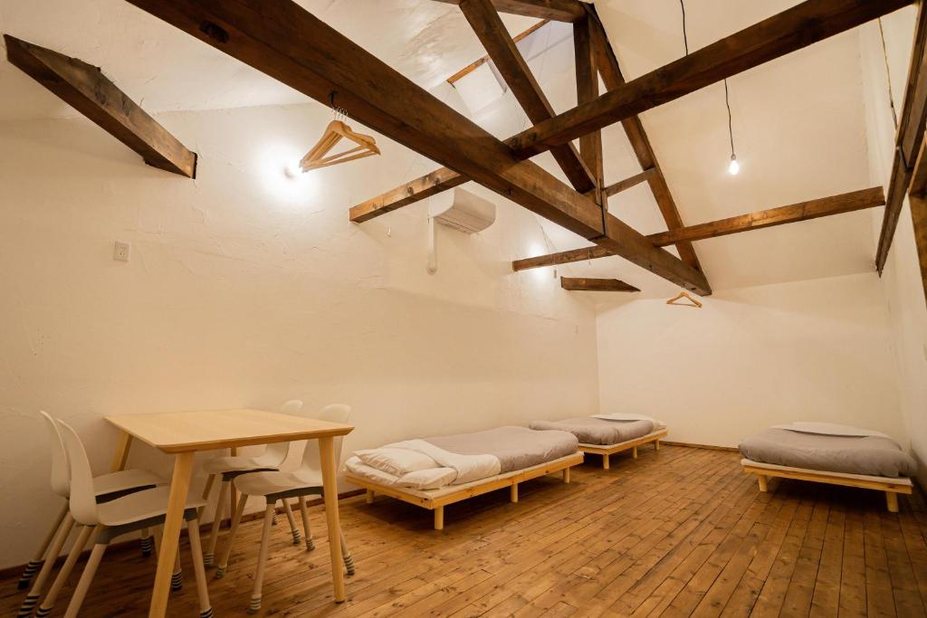 Otaru Tap Room & Hostel Room Type - Quadruple Room