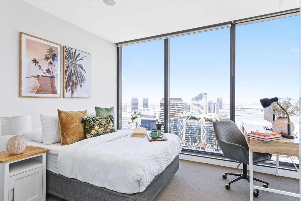A Cozy 2BR Apt with Harbour Views and FREE Parking photo 3