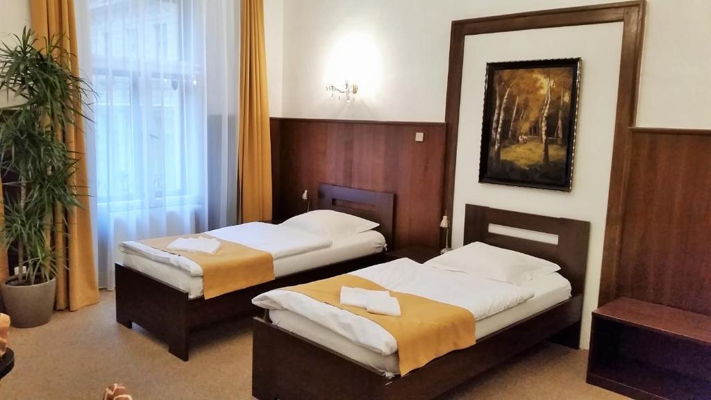 Номер (Кровать в общем номере для мужчин с 4 кроватями), Хостел Old Prague House
