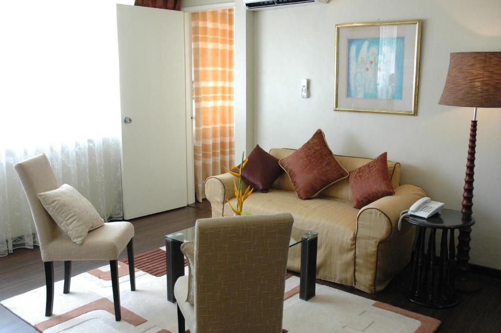 Сьюит (Суперлюкс), Manila Manor Hotel