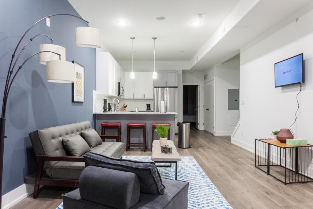 Philly Explorer's Haven 2br-2ba,wdwi-fi image