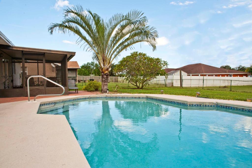 3 Bedrooms 2 Baths Pool Home available for LONGER STAYS!!! image