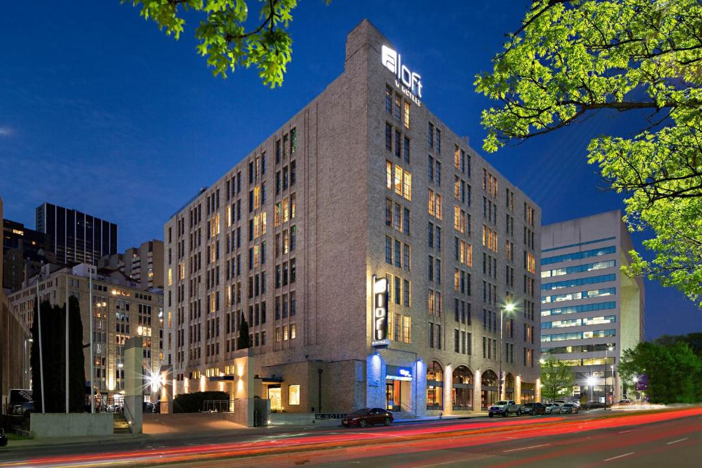 Aloft Dallas Downtown image
