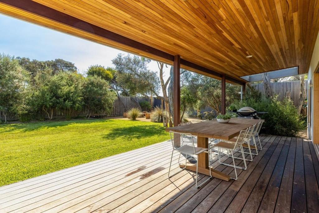 Ivy Tyrone -Gas heated Pool Stunning renovation photo 4