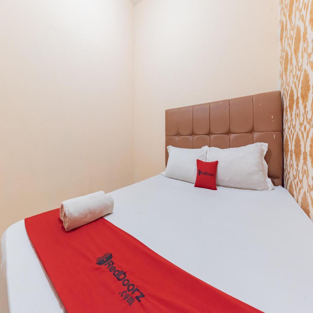 RedDoorz near RS Permata Cirebon photo 2