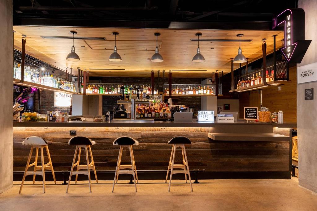 Moxy Nashville Downtown image