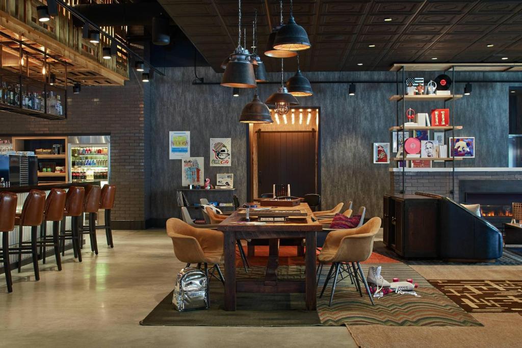 Moxy Atlanta Midtown image