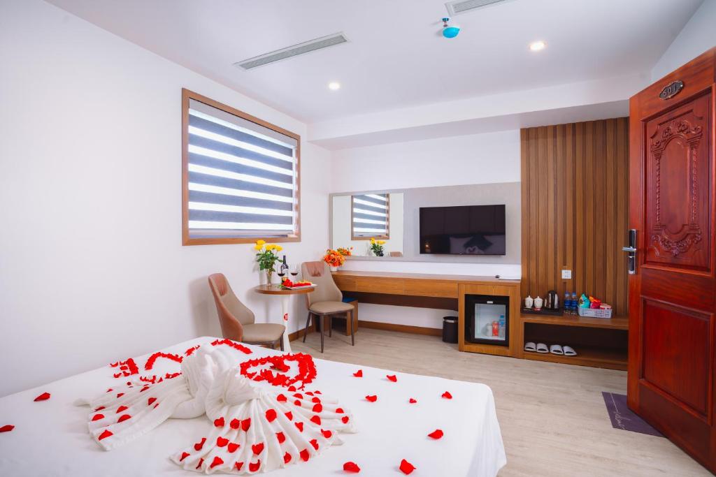 Crystal Holiday Halong Hotel