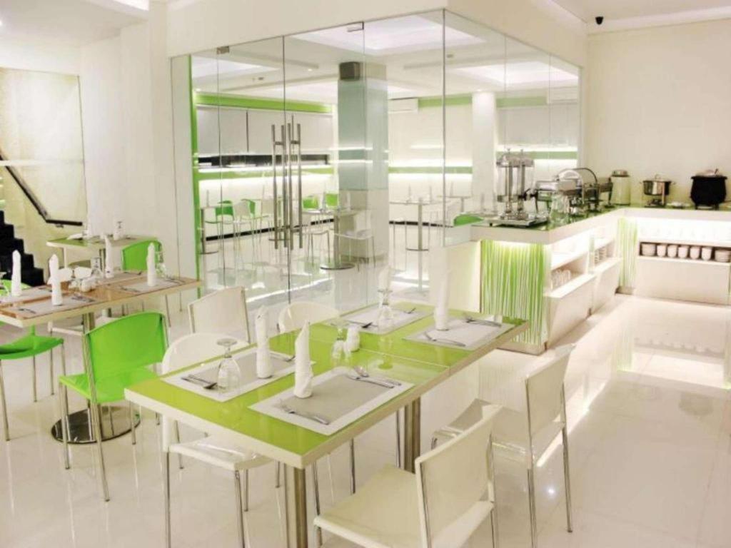 Everbright Ambon Hotel photo 2