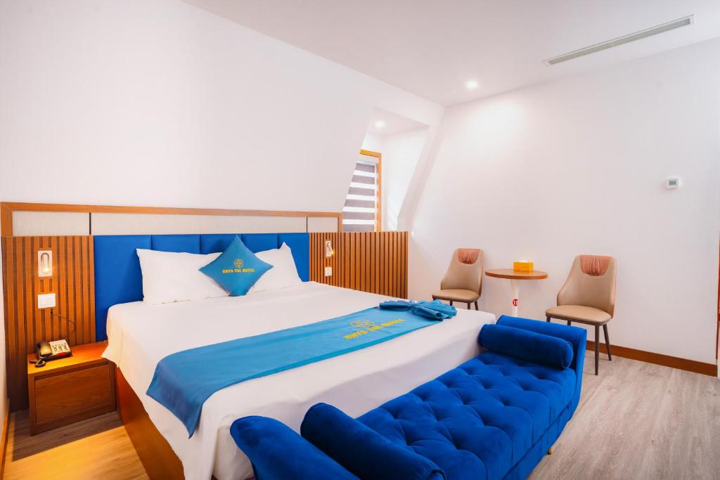 Crystal Holiday Halong Hotel