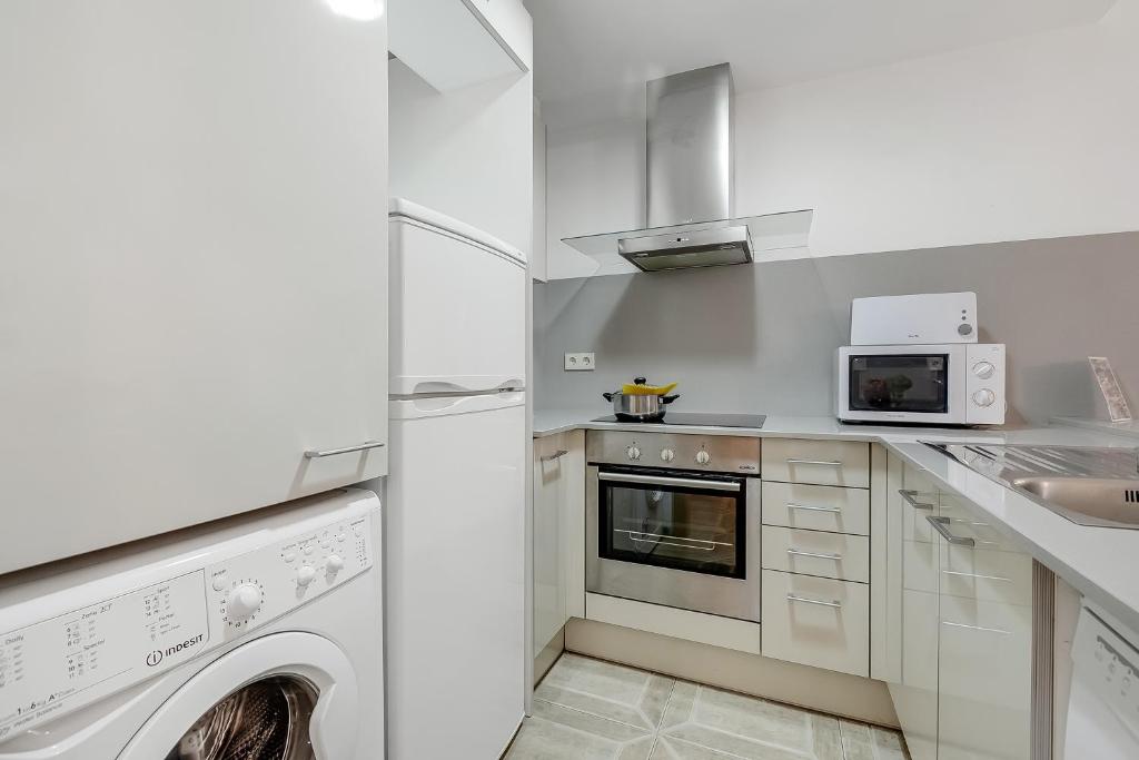 Andorra Active Leisure Apartment - Happy Rentals photo 2
