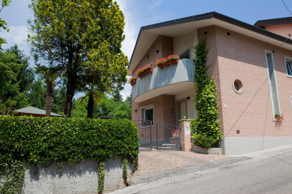 Casa Via Castelmonte photo 3
