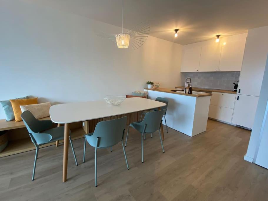 Lichtrijk vakantie-appartement met zeezicht photo 2