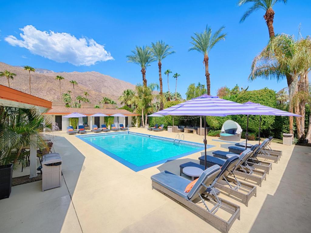 Little Paradise Hotel image