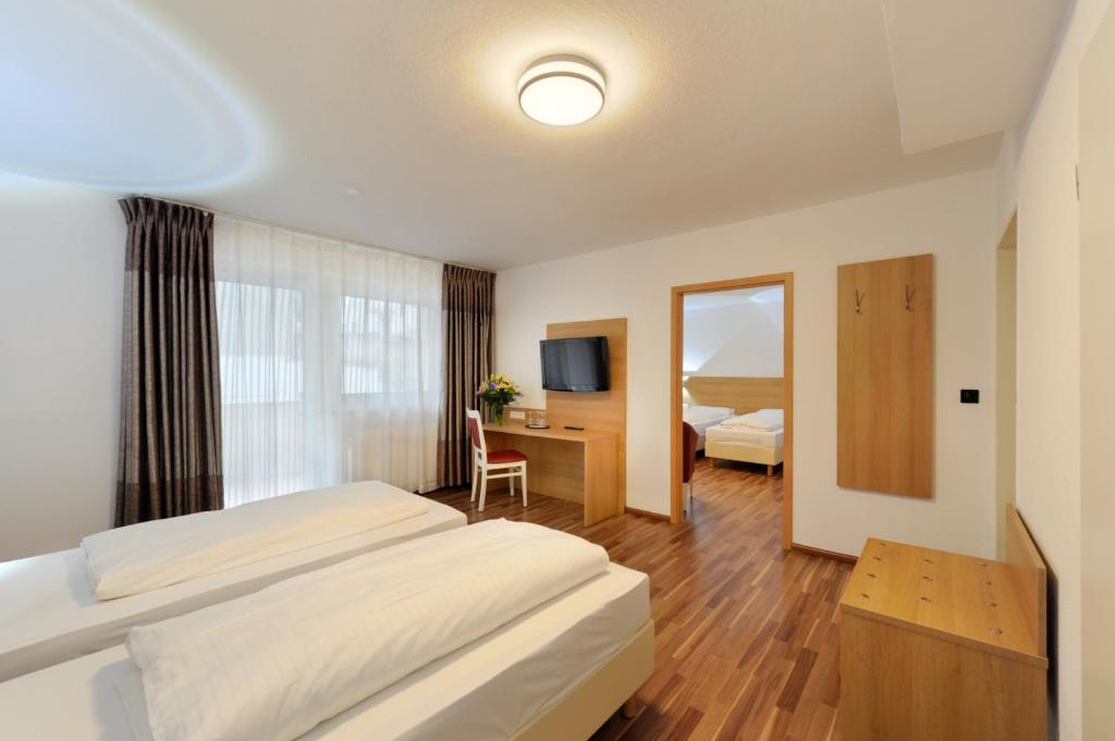 Четырехместный (Семейный номер), Bellevue Hotel