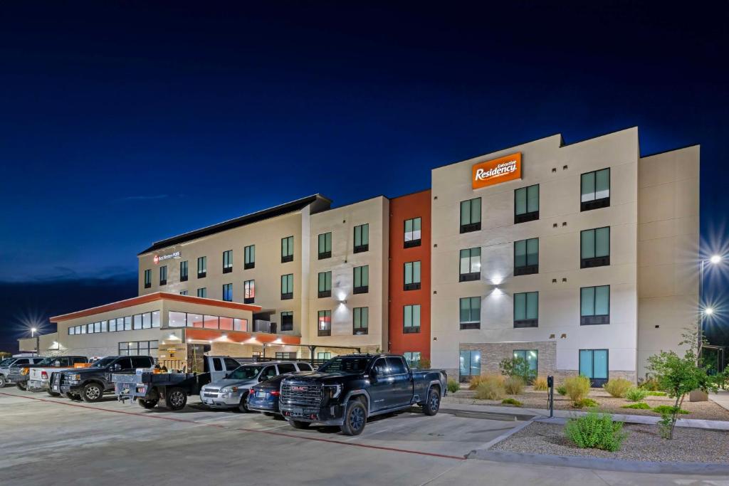 Best Western Plus Executive Residency Carlsbad Hotel image