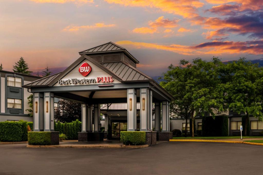Best Western Plus Puyallup Hotel image