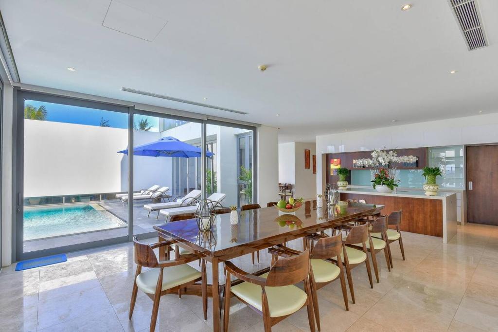 The Oceanfront Villas Da Nang Managed By Abogo