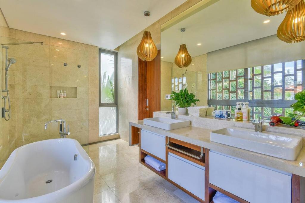 The Oceanfront Villas Da Nang Managed By Abogo