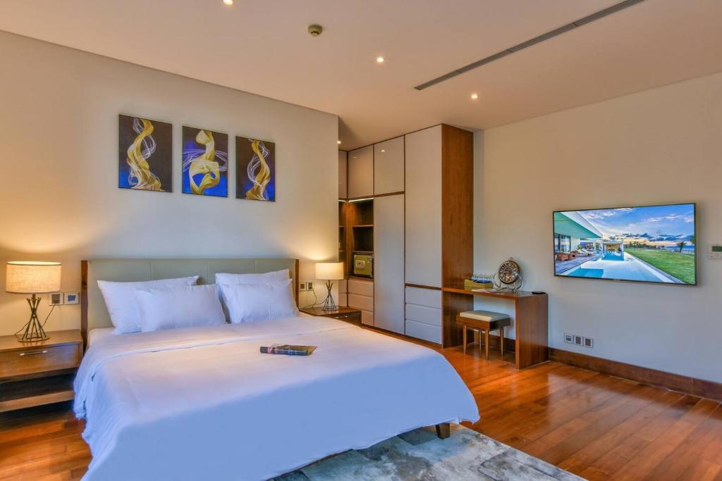The Oceanfront Villas Da Nang Managed By Abogo