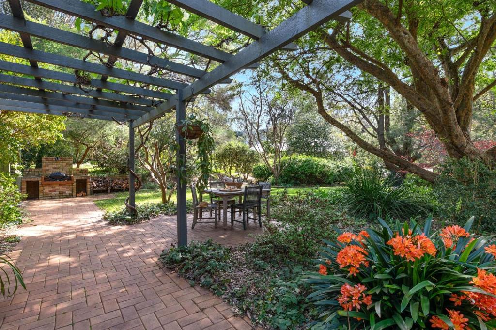 Elmwood, Your Private Garden Retreat Minutes from Berry photo 1