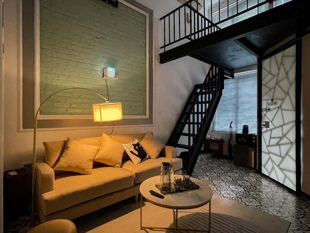 Zeus Living - Old Quater Homestay