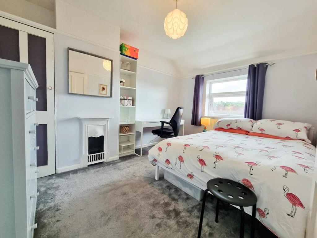 Luckwell Cottage two bedroom - Tap to explore photos